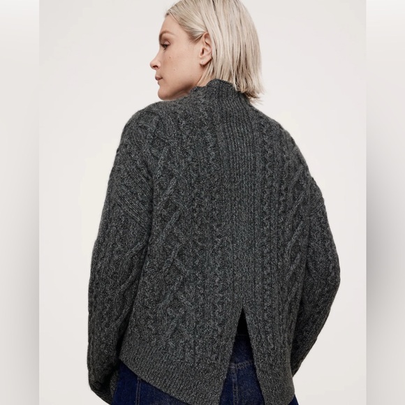 NWOT Banana Republic Cashmere Cable-Knit Sweater With Vented Back, S - Picture 3 of 7